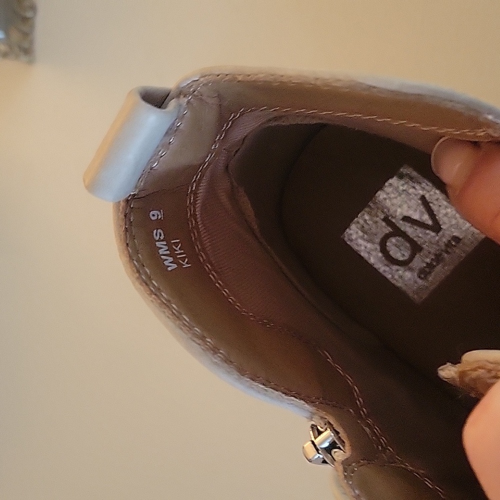 Boots - Picture 4 of 4